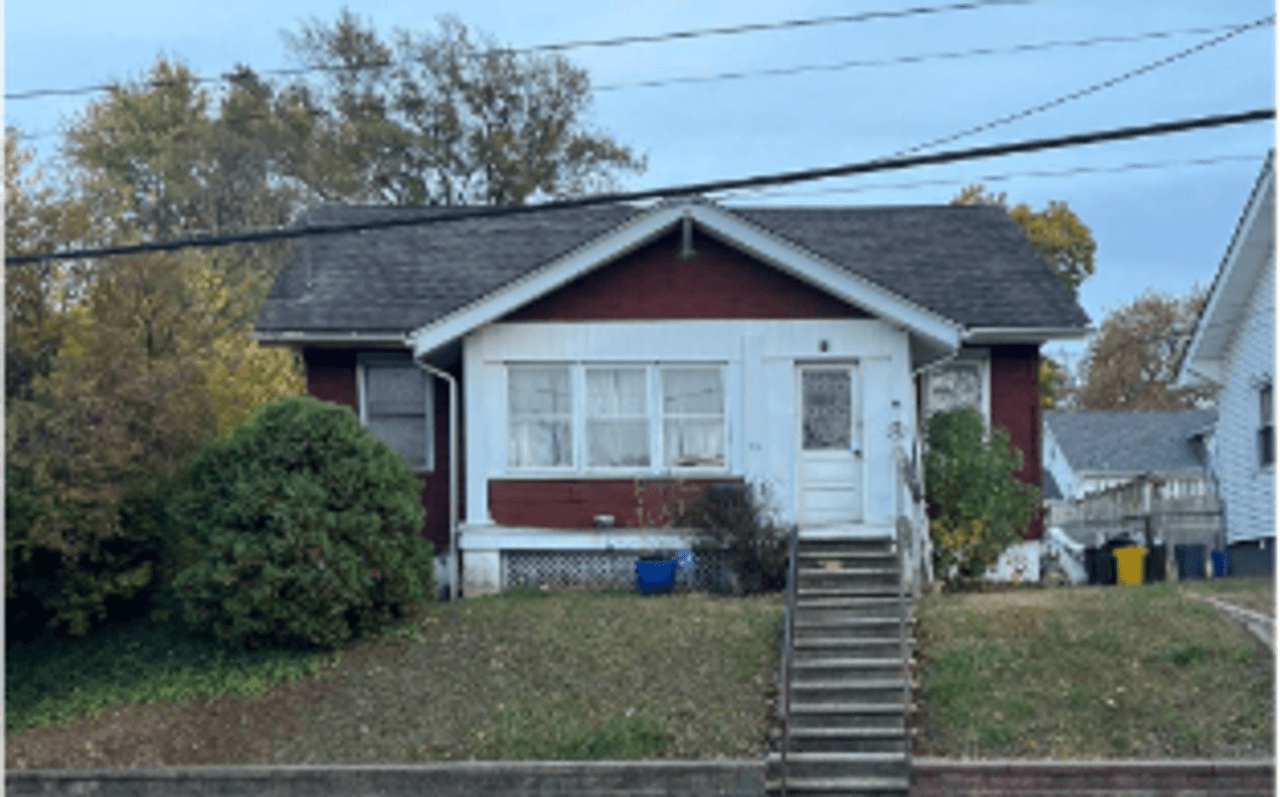listing, photo 1