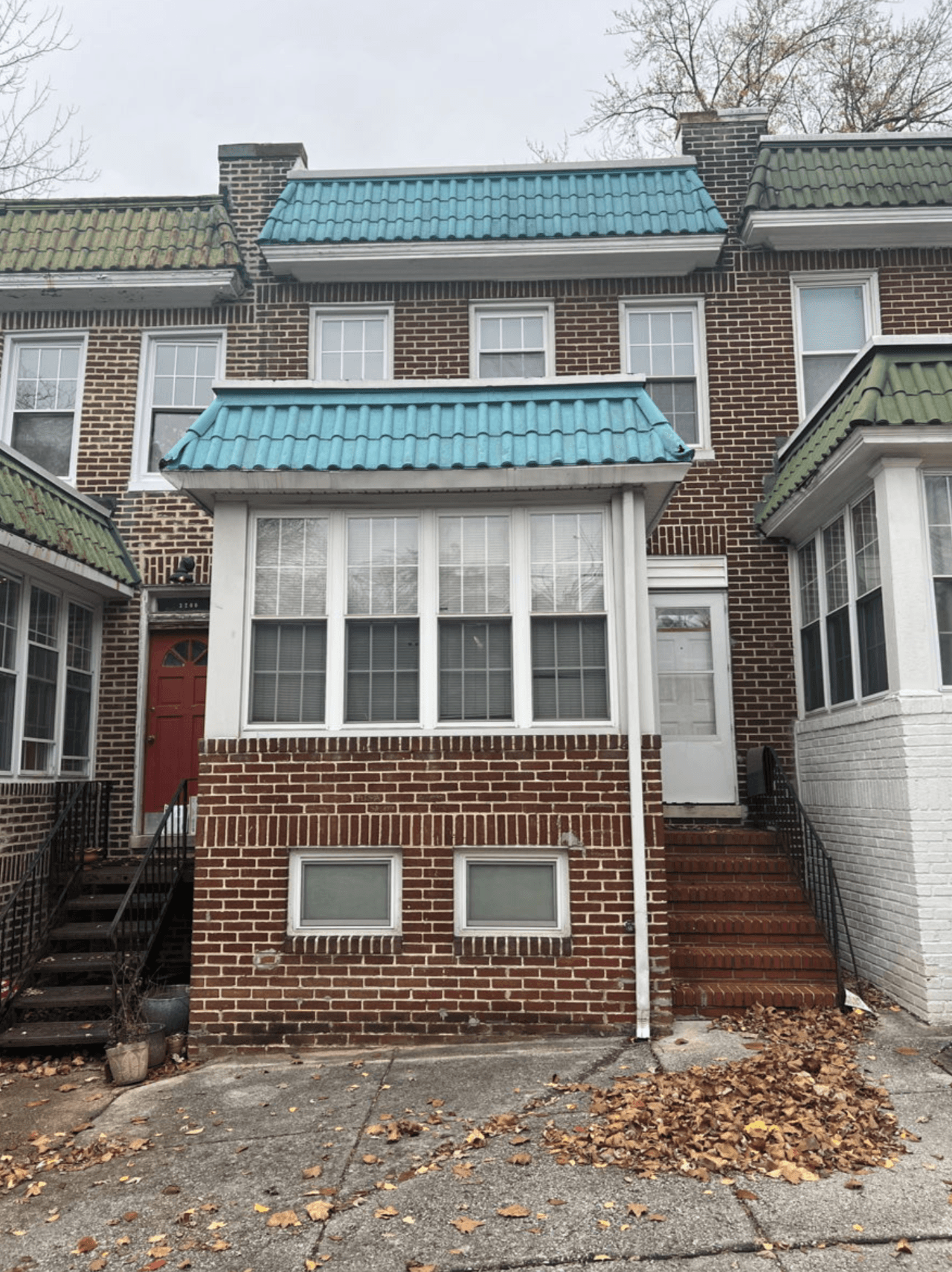 listing, photo 1