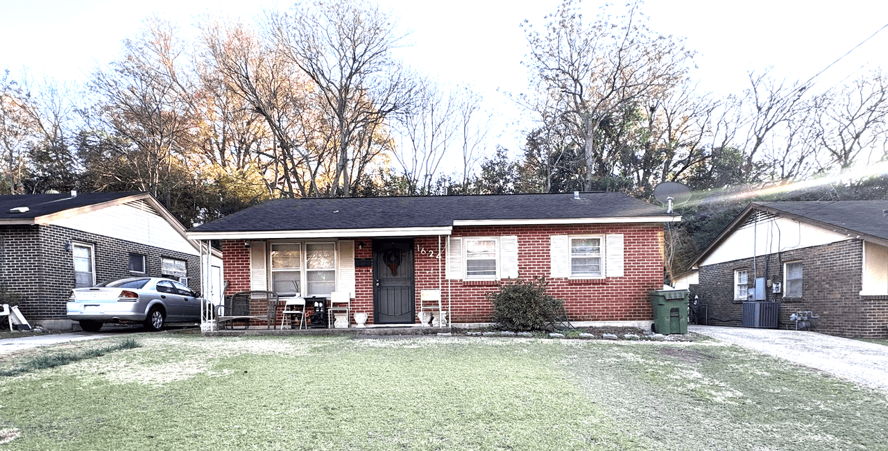 listing, photo 1