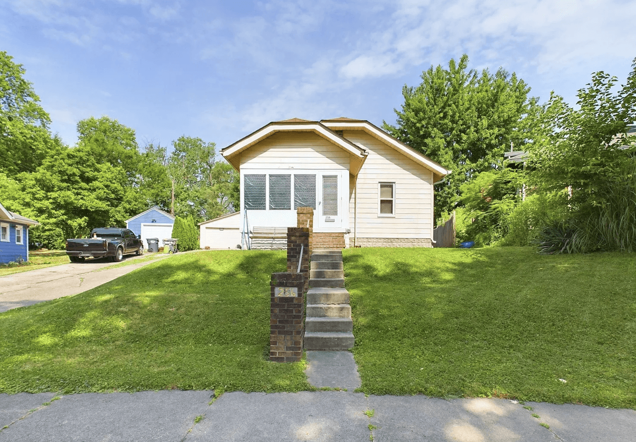 listing, photo 1