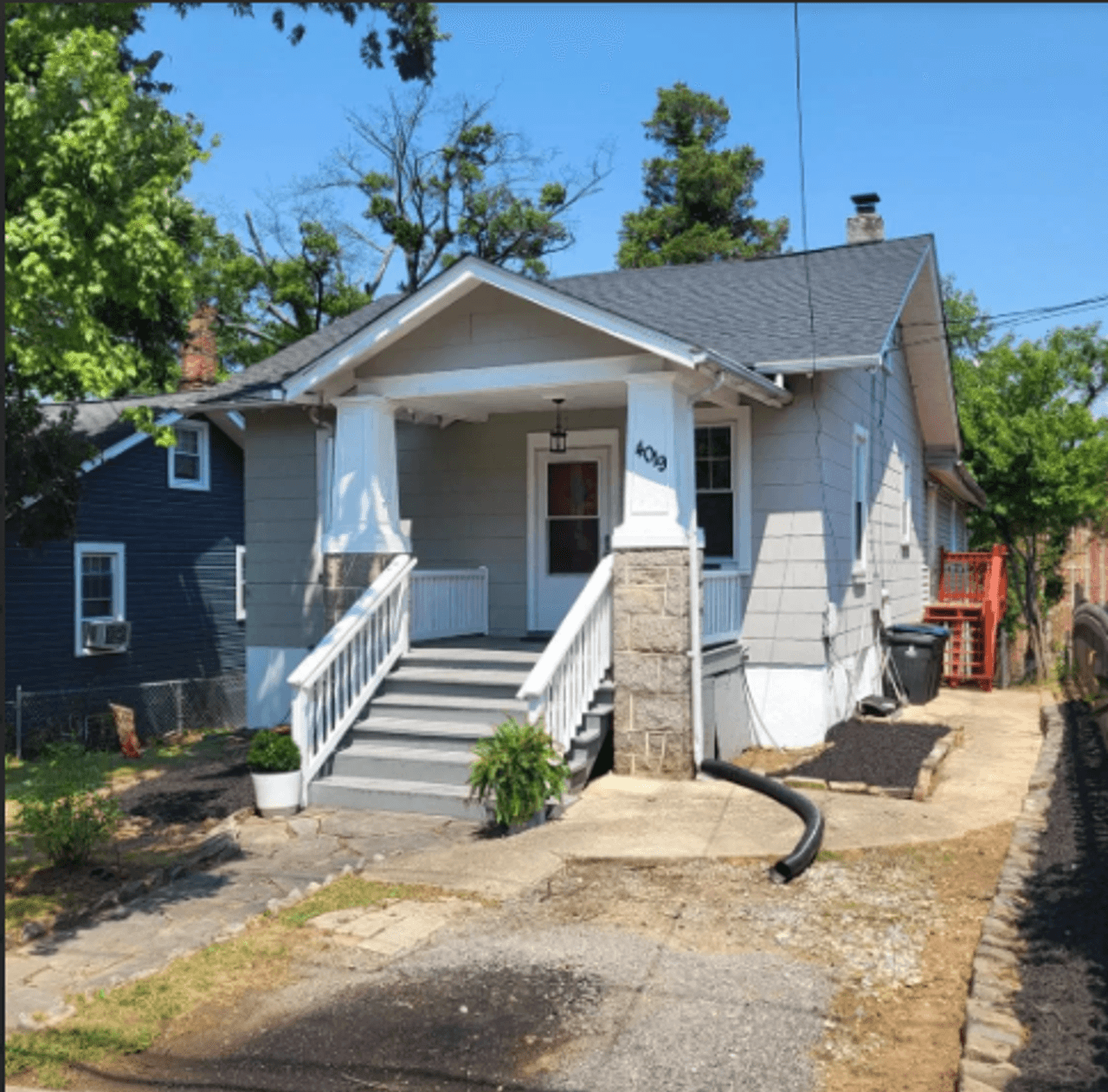 listing, photo 1
