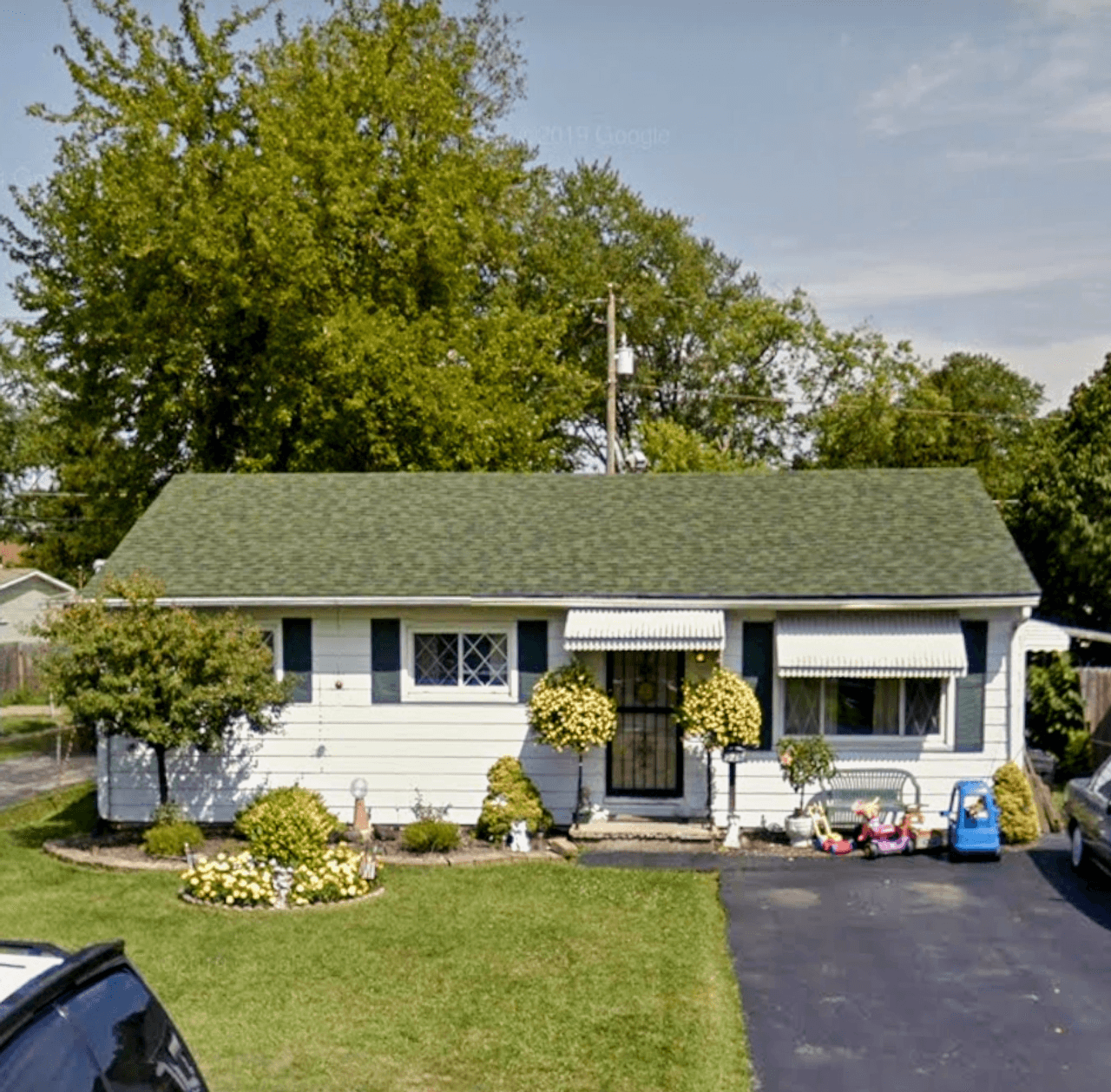 listing, photo 1
