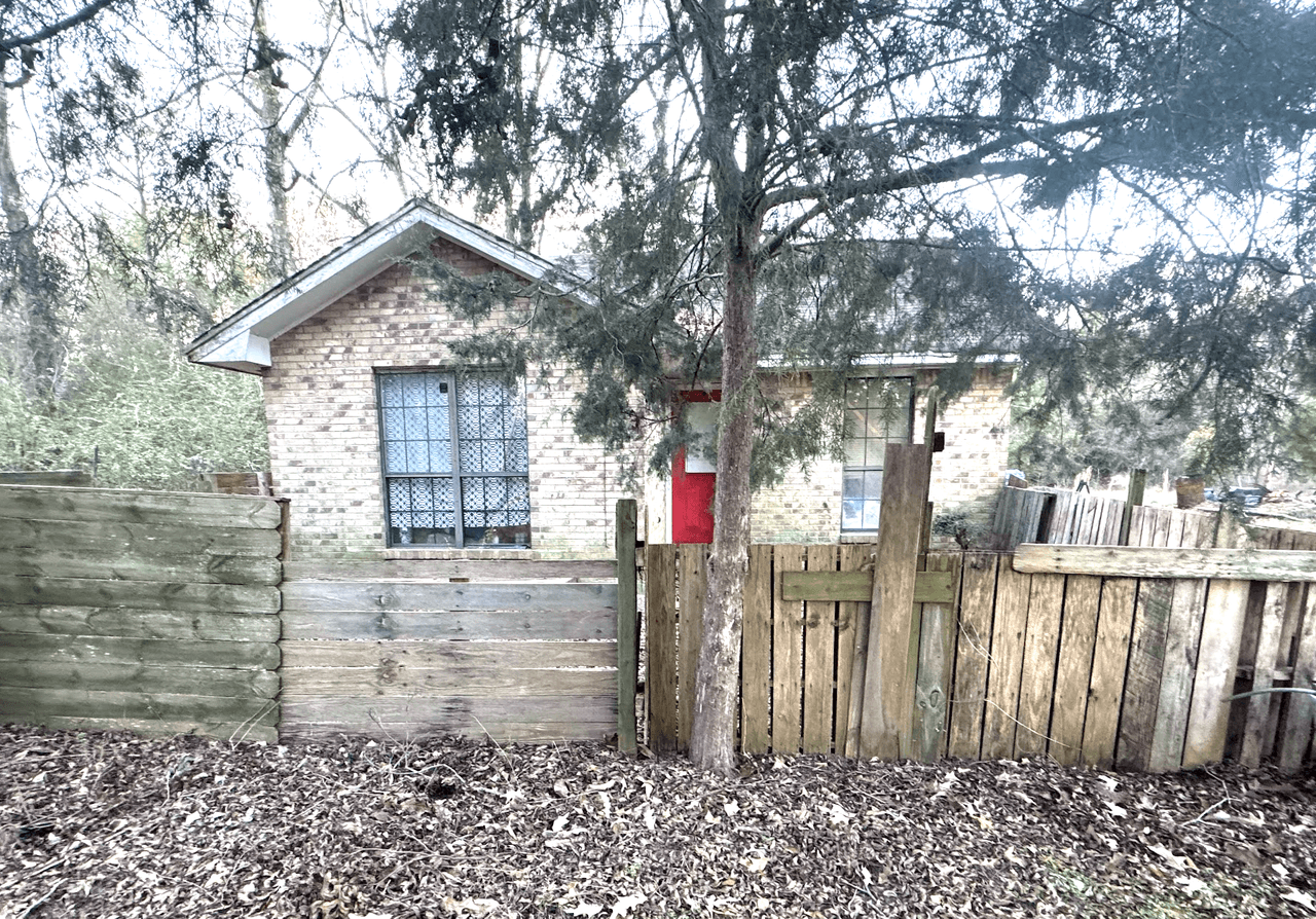 listing, photo 1