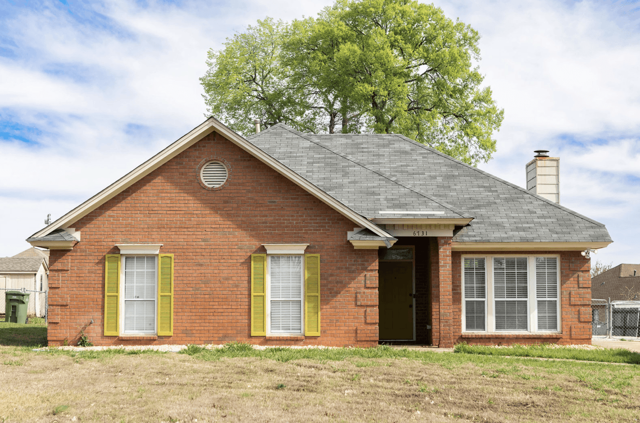 listing, photo 1