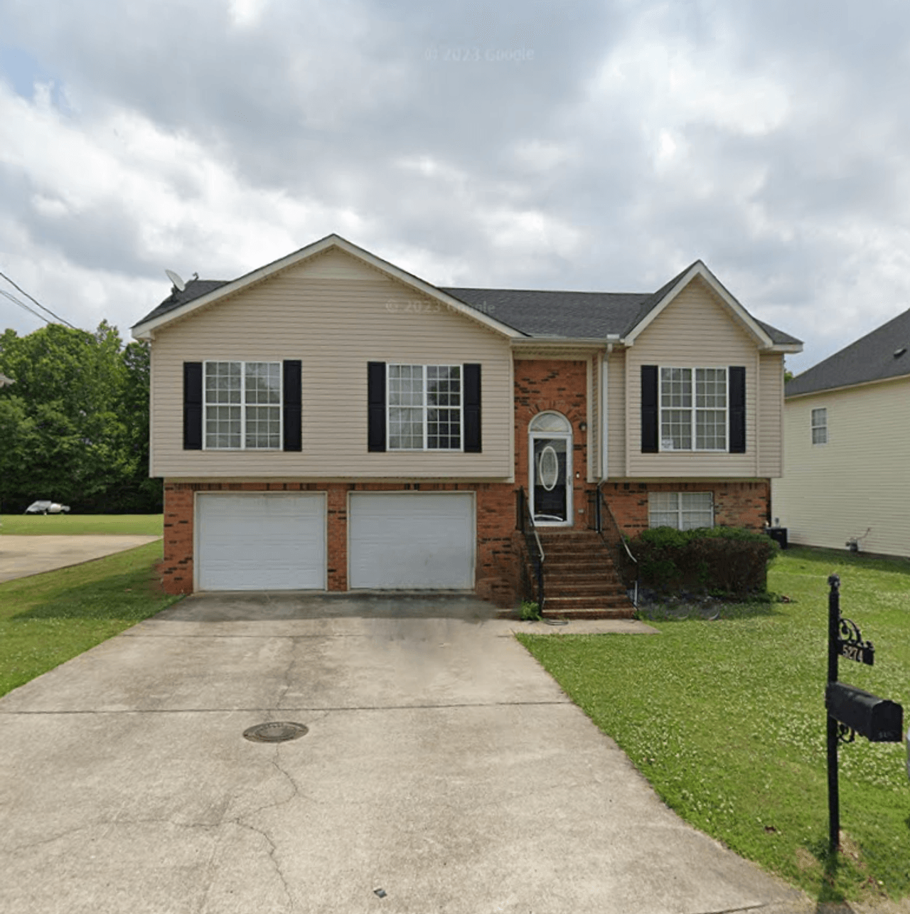 listing, photo 1