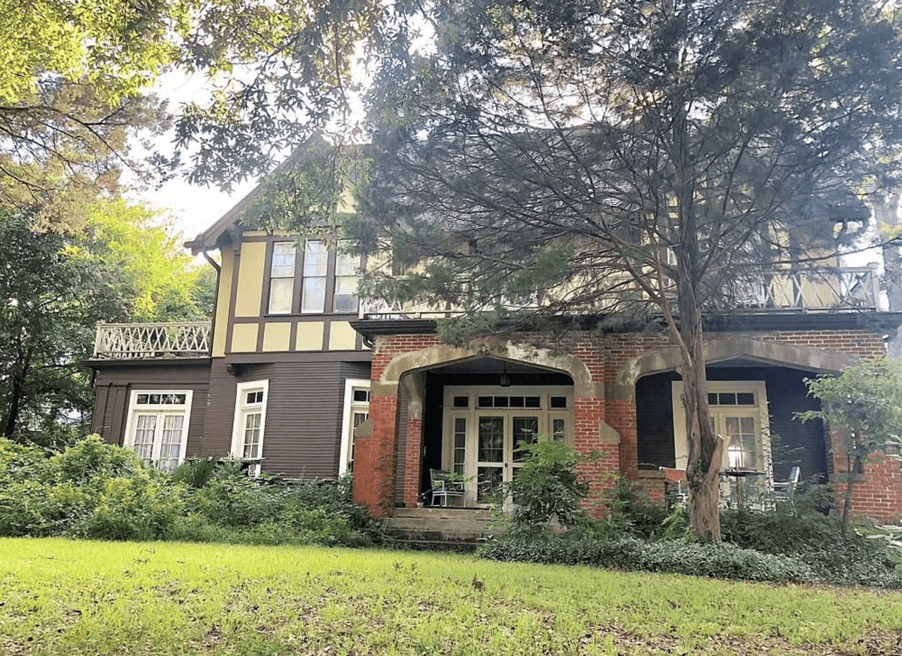 listing, photo 1