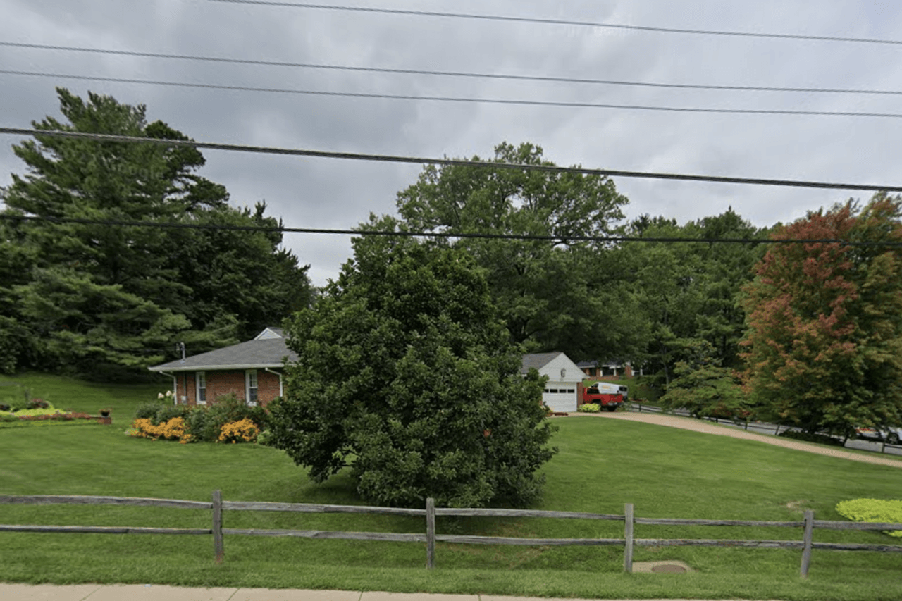 listing, photo 1