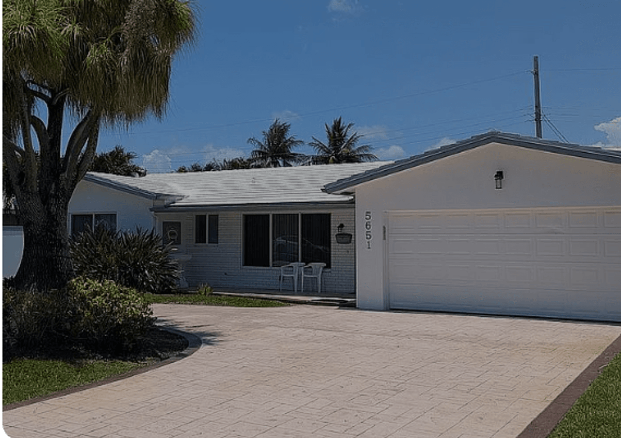 listing, photo 1