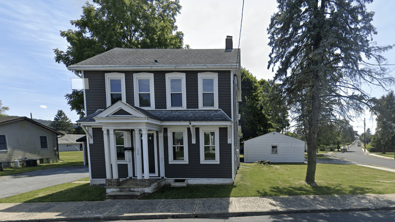 listing, photo 1