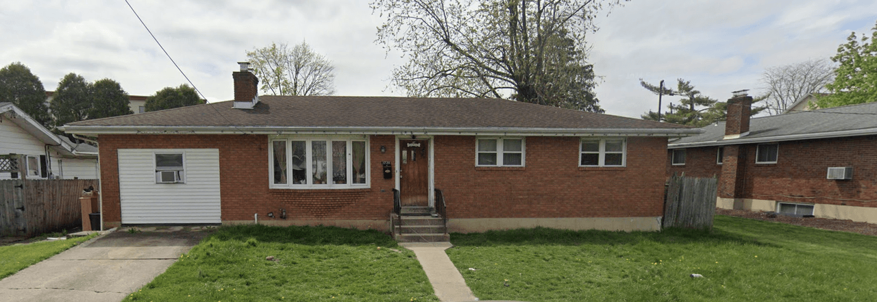 listing, photo 1