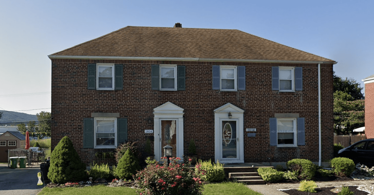 listing, photo 1