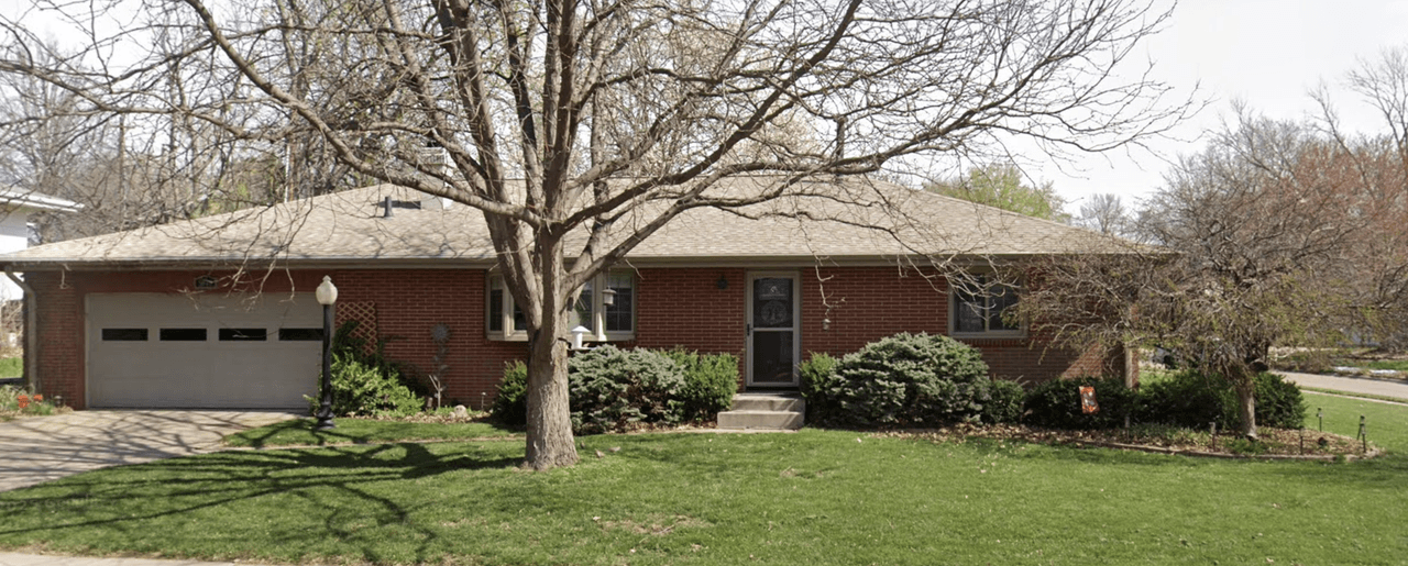 listing, photo 1