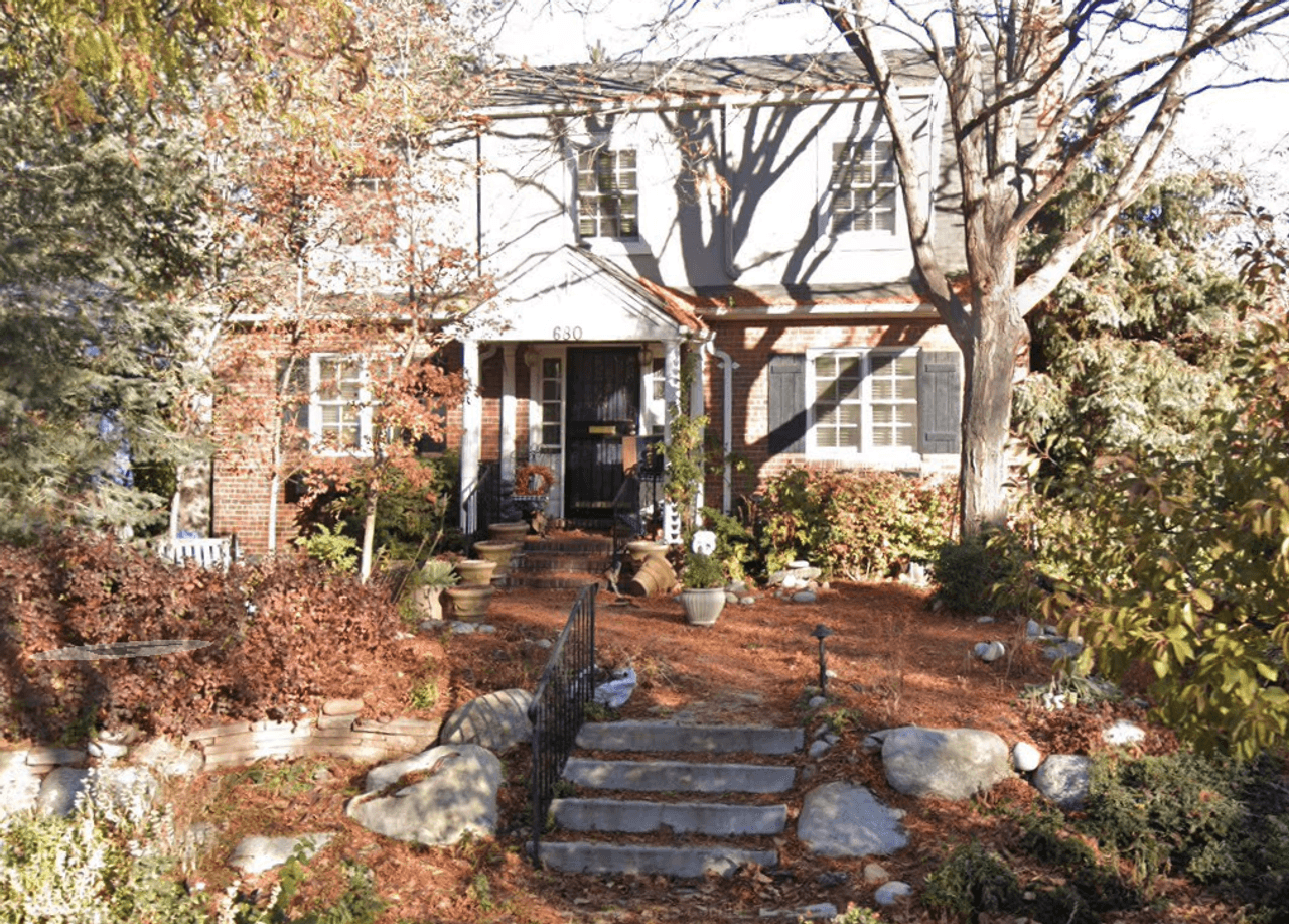 listing, photo 1