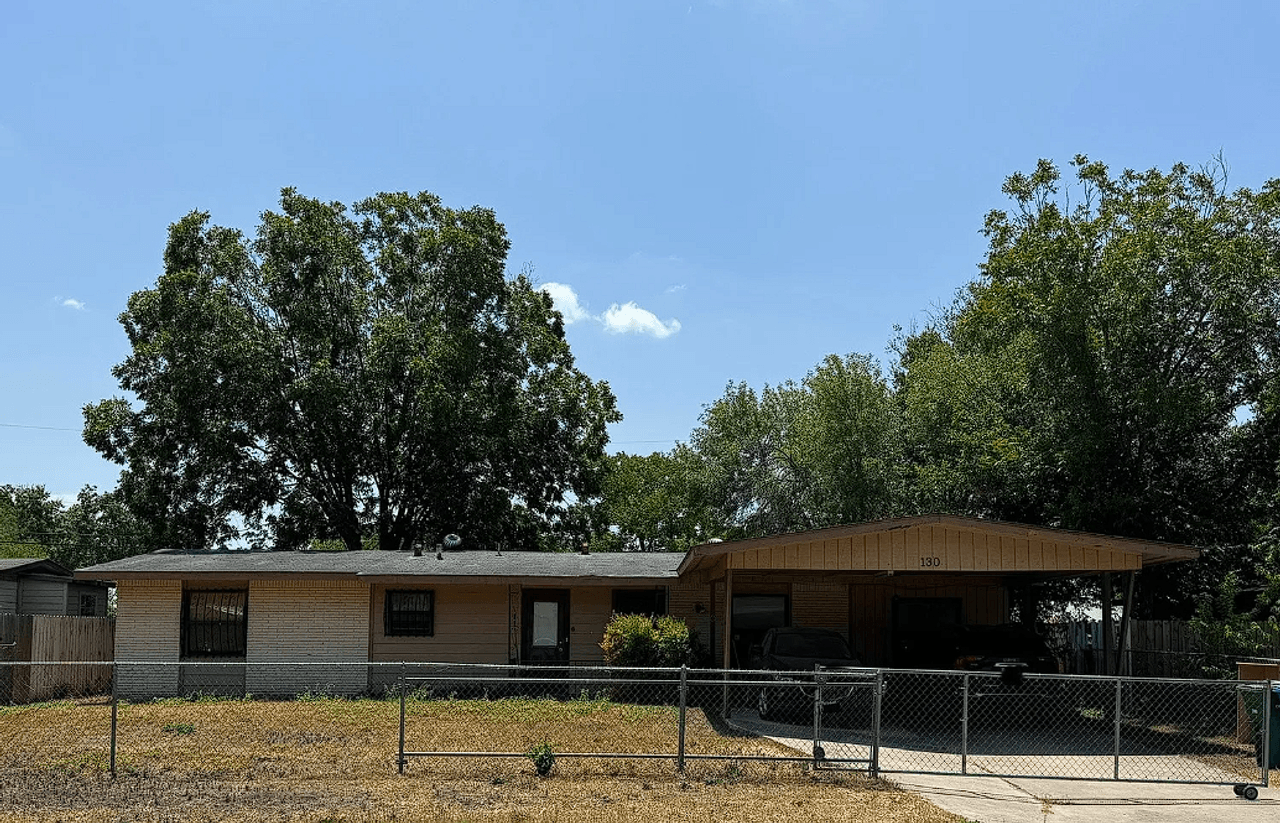 listing, photo 1