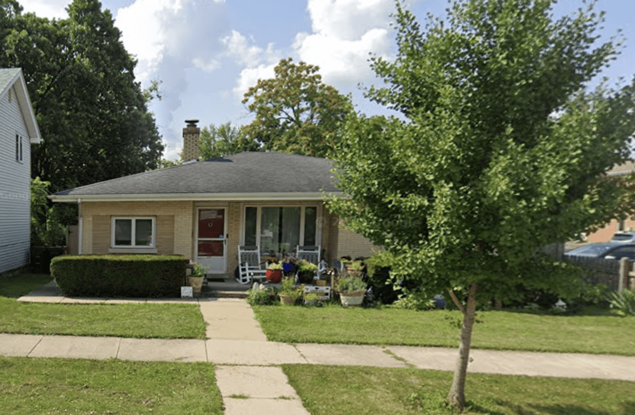 listing, photo 1