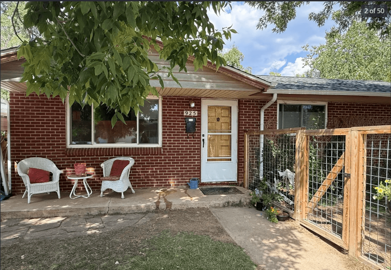 listing, photo 1