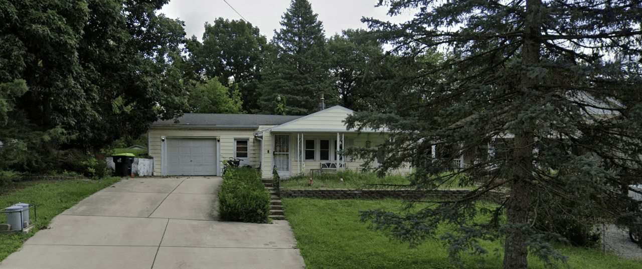 listing, photo 1