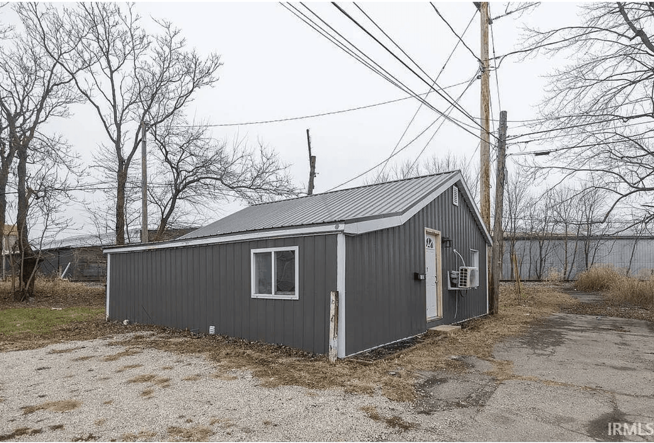 listing, photo 1