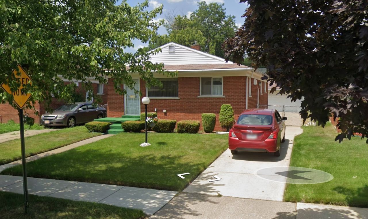listing, photo 1