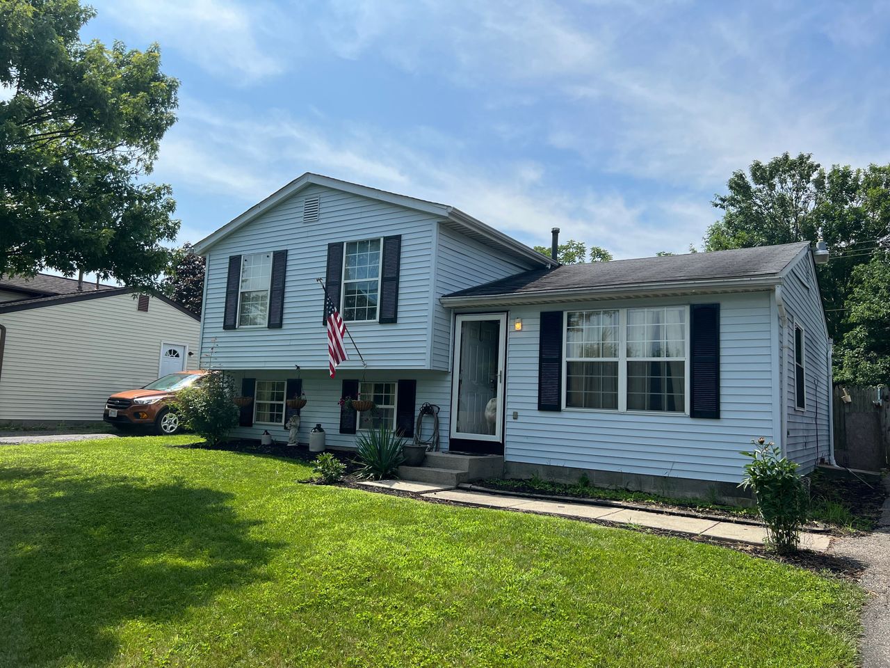 listing, photo 1