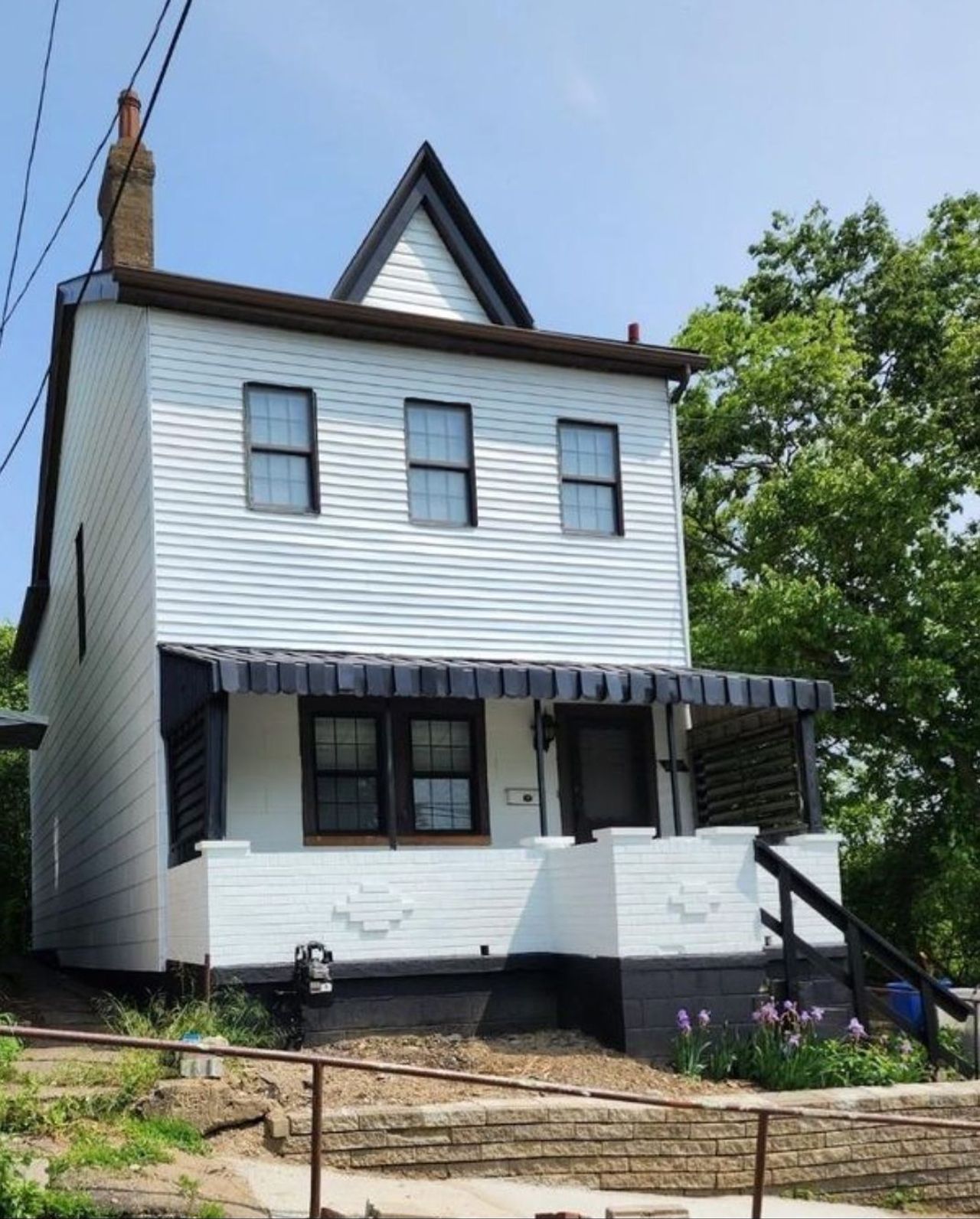 listing, photo 1