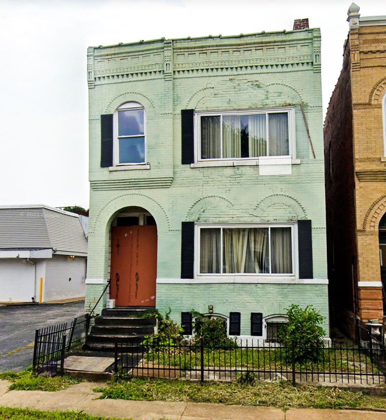 listing, photo 1
