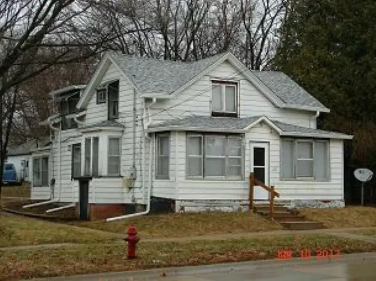 listing, photo 1
