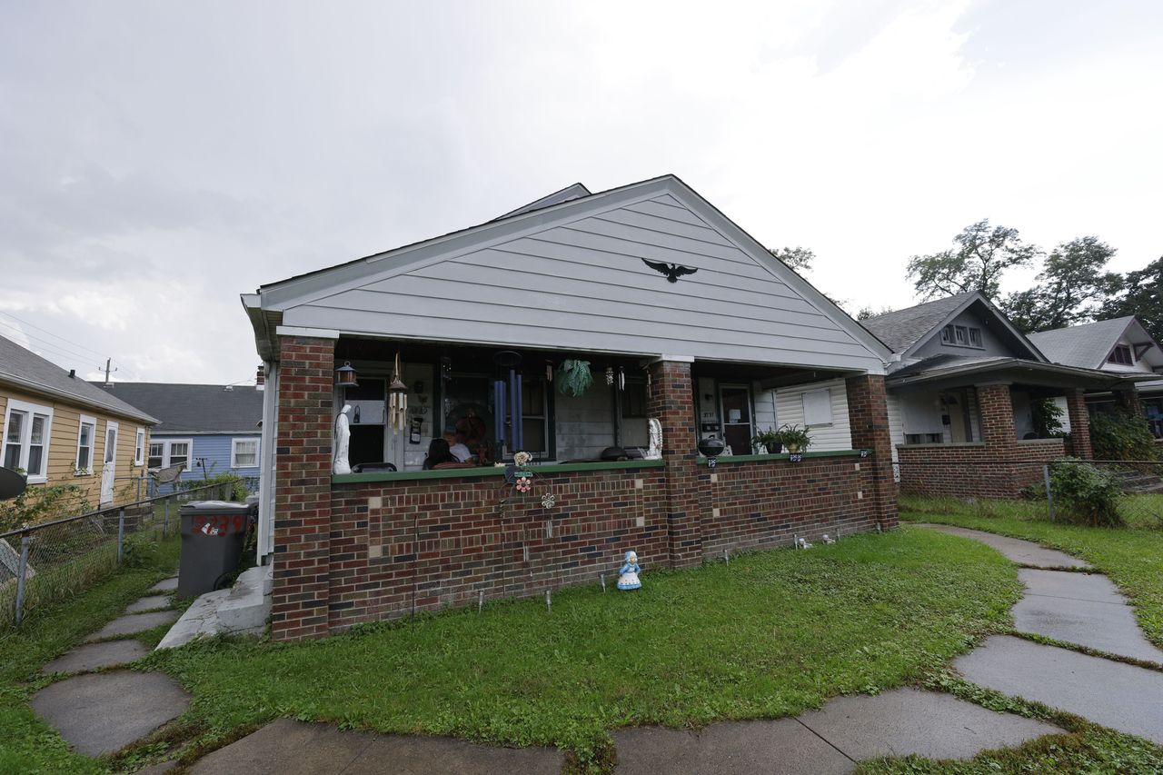 listing, photo 1