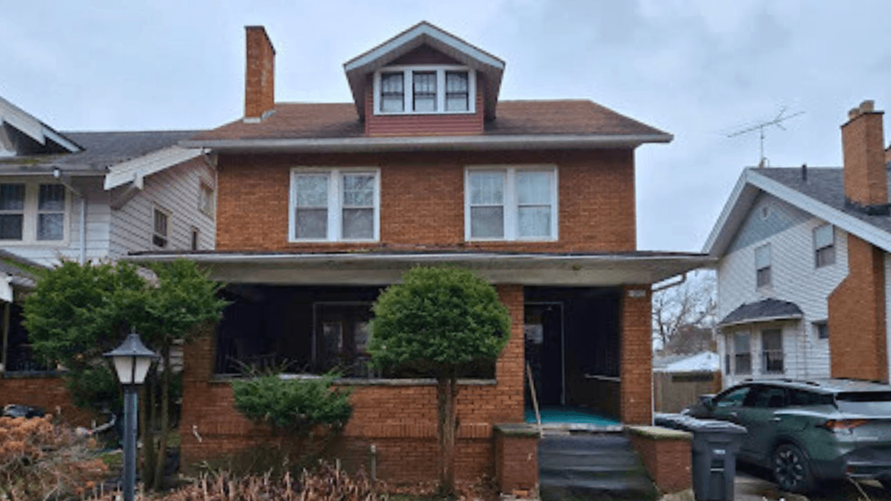 listing, photo 1