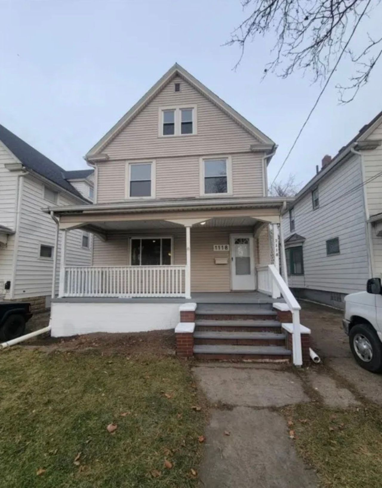 listing, photo 1