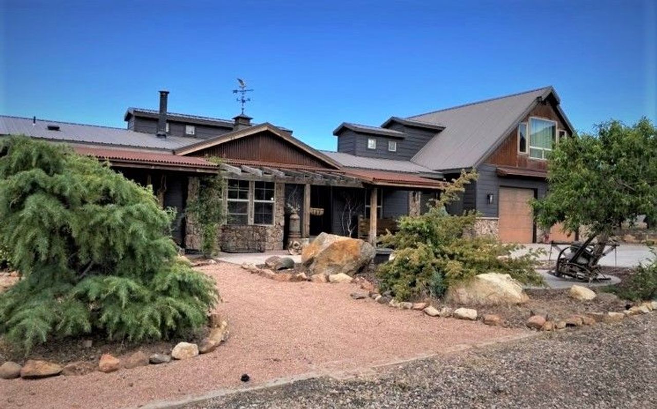 listing, photo 1