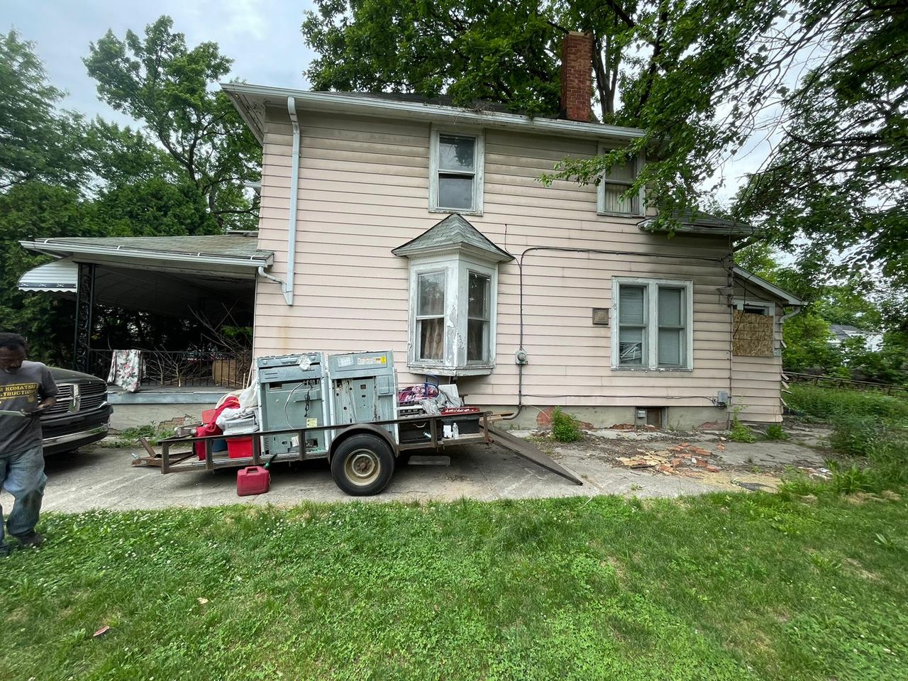 listing, photo 1