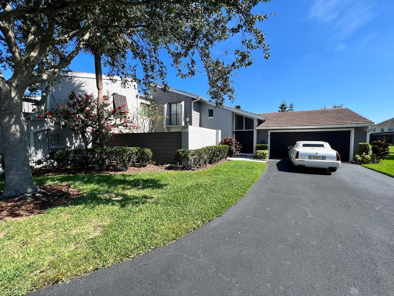 listing, photo 1