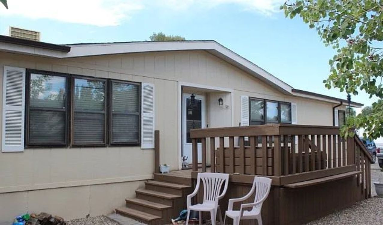 listing, photo 1