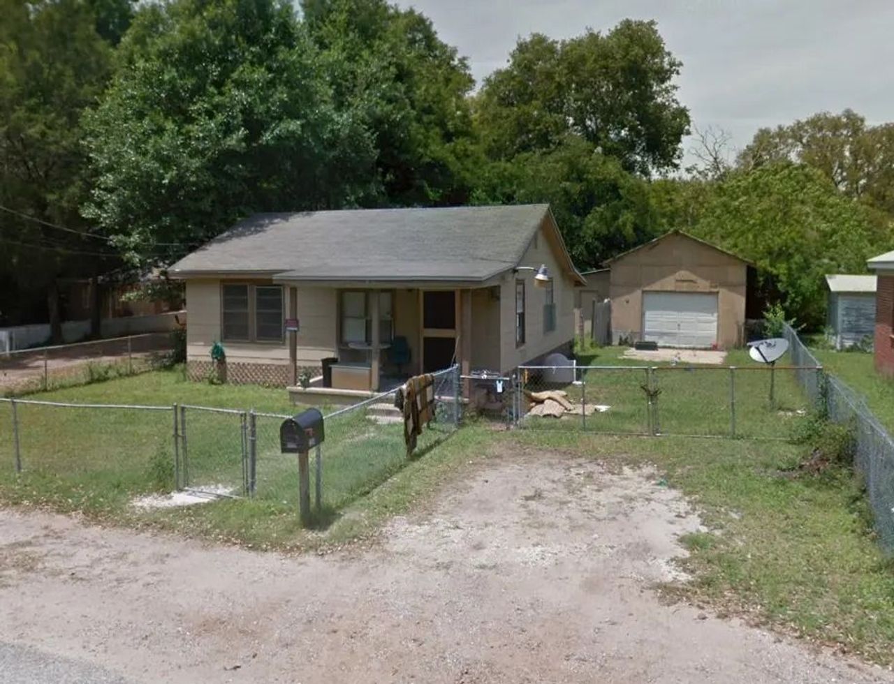 listing, photo 1