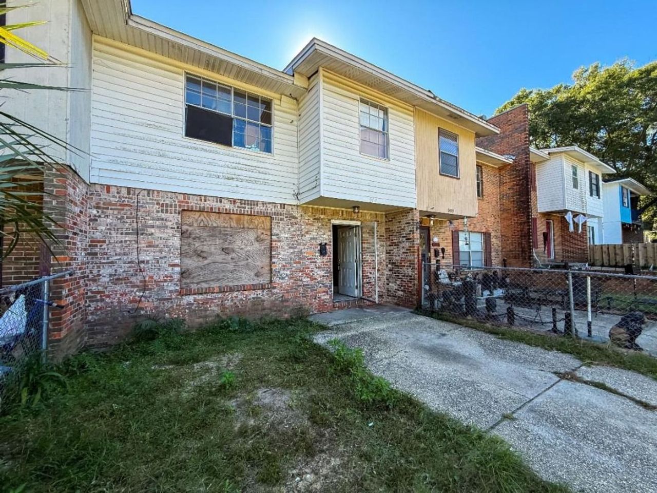 listing, photo 1