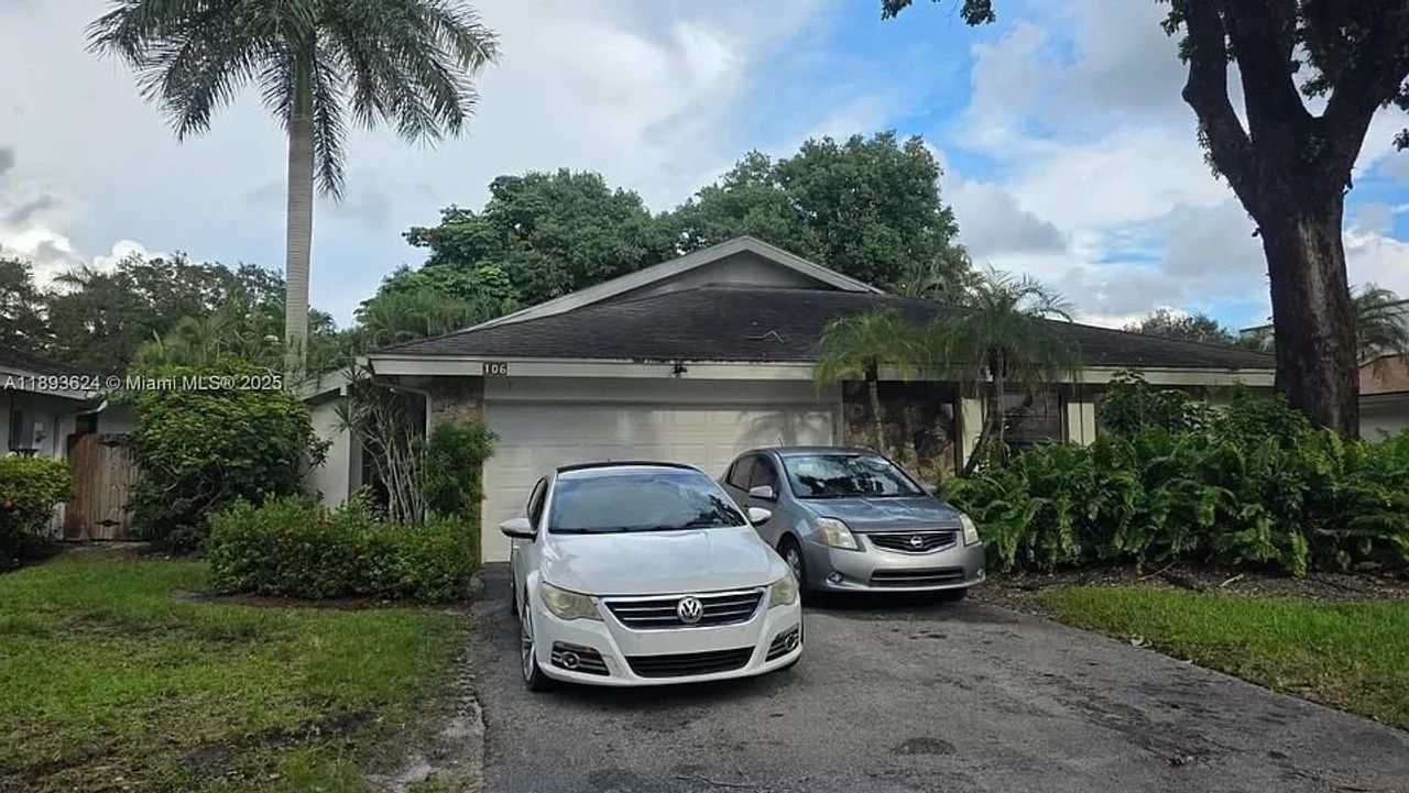 listing, photo 1