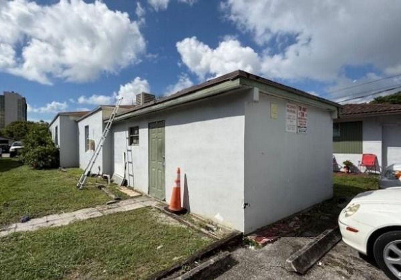 listing, photo 1