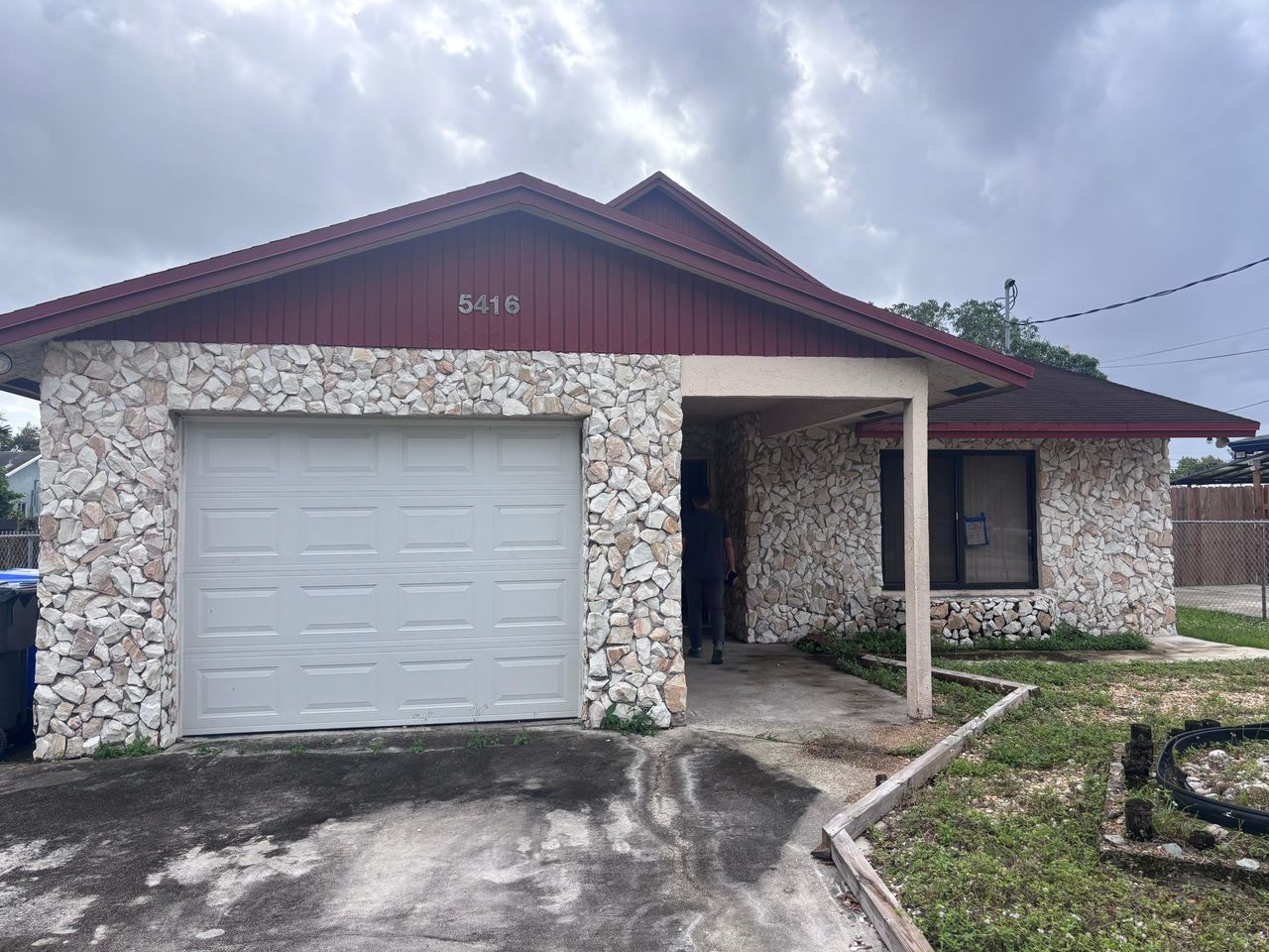 listing, photo 1
