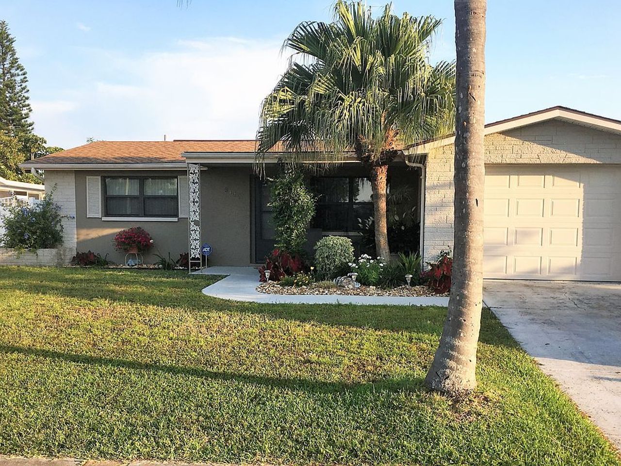 listing, photo 1