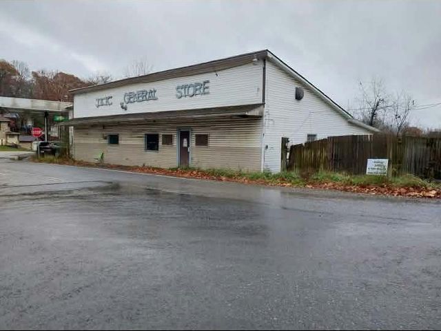 View of 750 Garrison Ridge Rd, New Freeport, PA 15352, USA