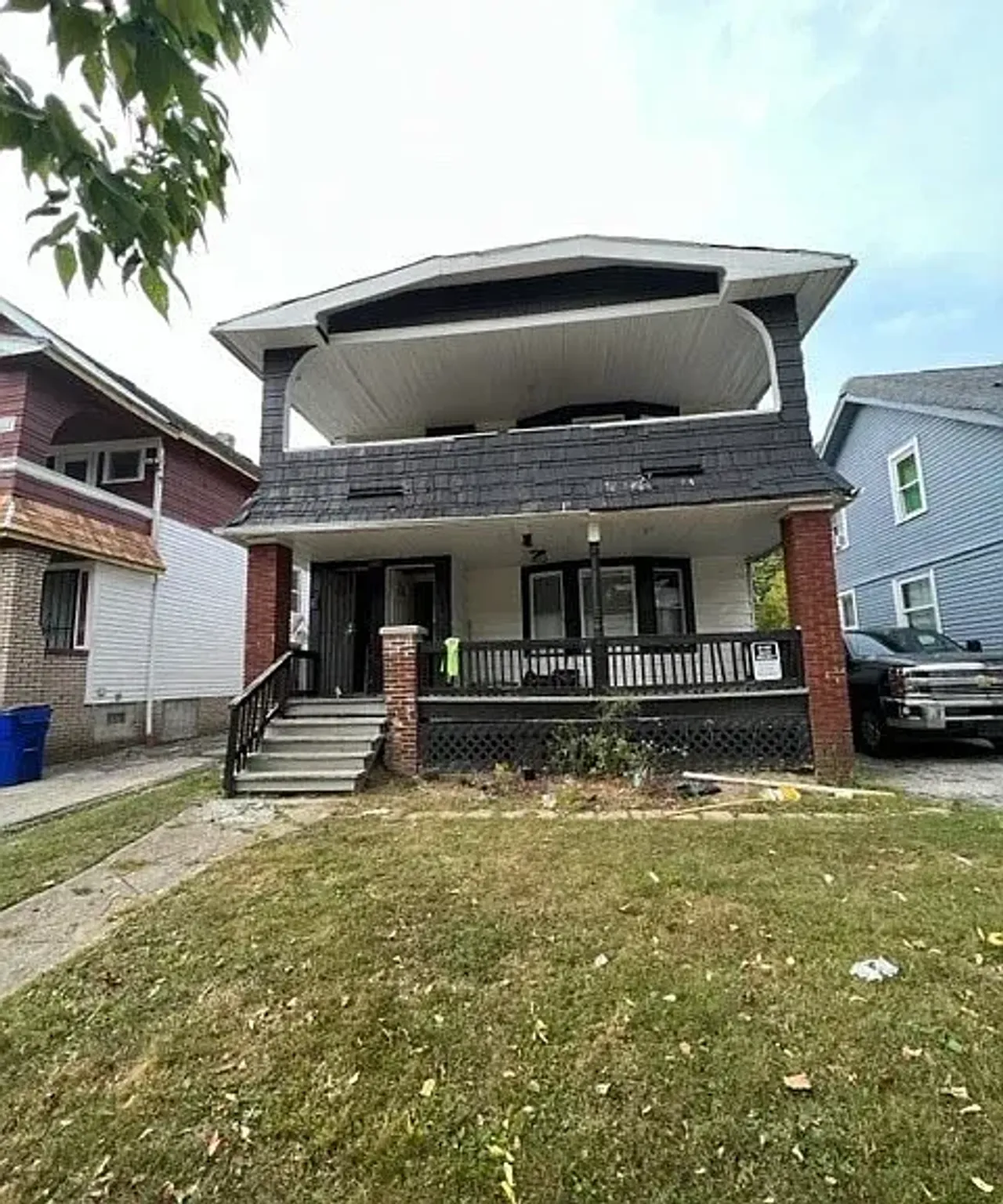 listing, photo 1