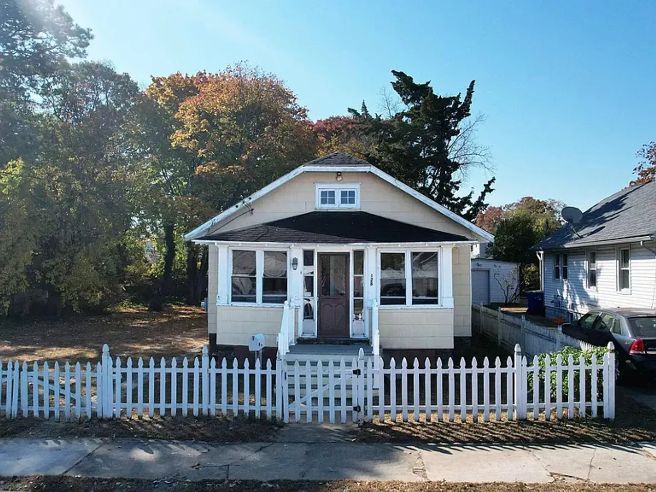 listing, photo 1