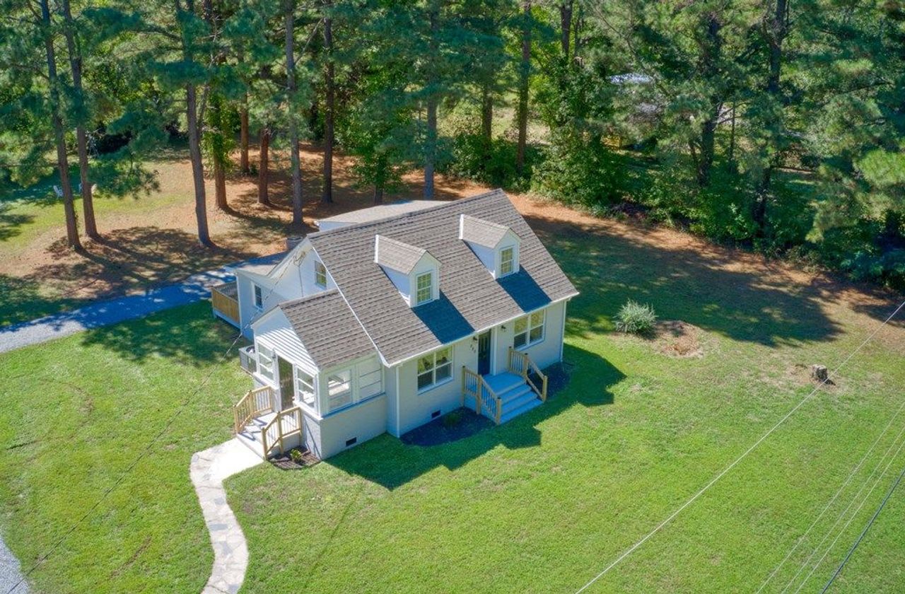 listing, photo 1