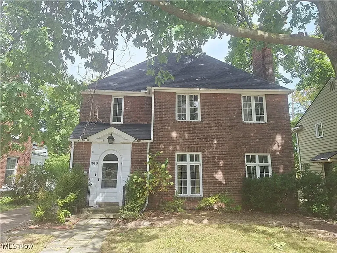 listing, photo 1