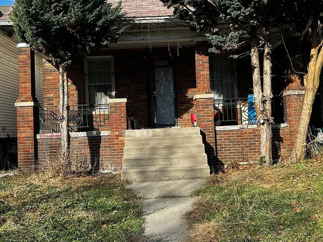 listing, photo 1