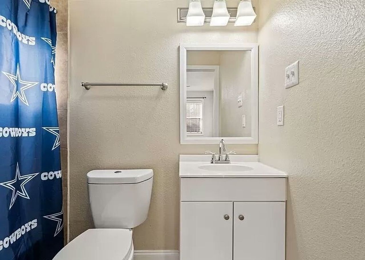 listing, photo 1