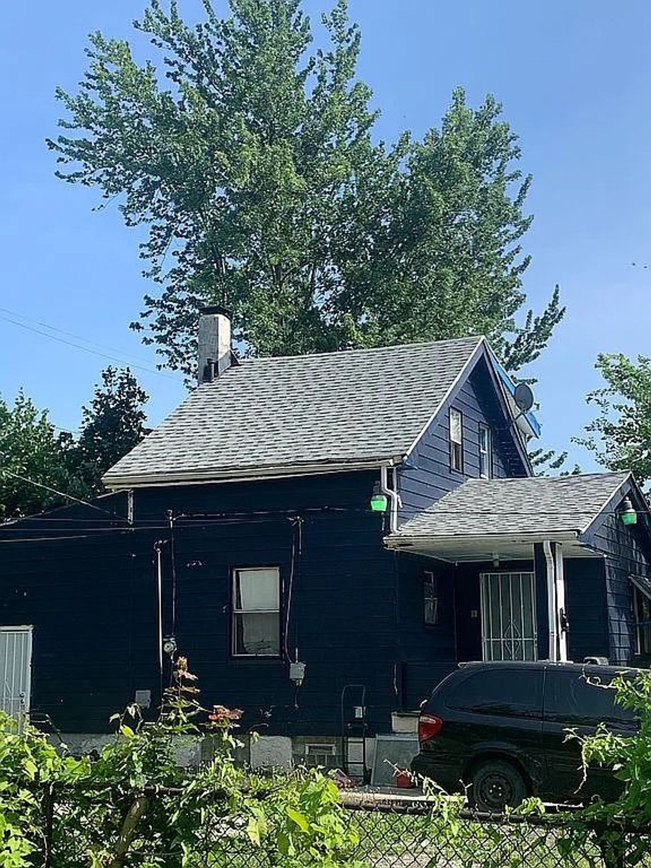 listing, photo 1