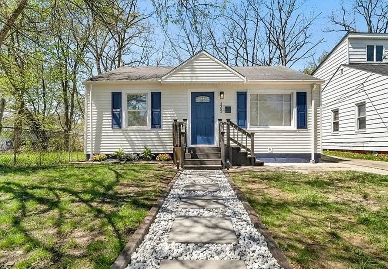 listing, photo 1