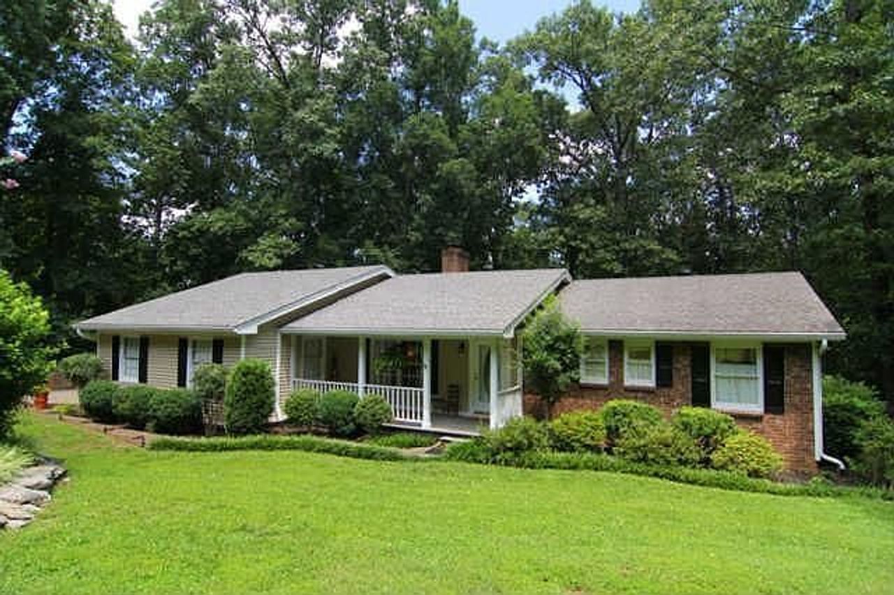 listing, photo 1